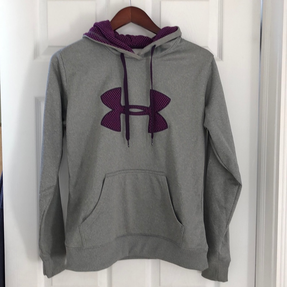Under Armour women’s sweatshirt